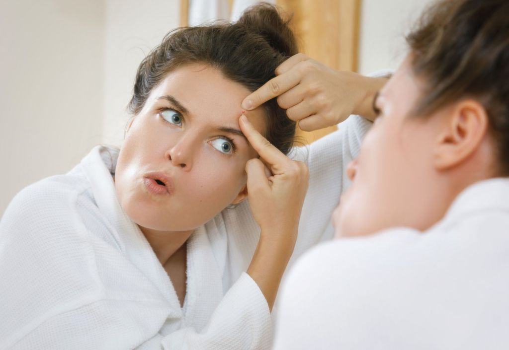 Pourquoi a-t-on plus facilement des boutons à la fin de l'été ?